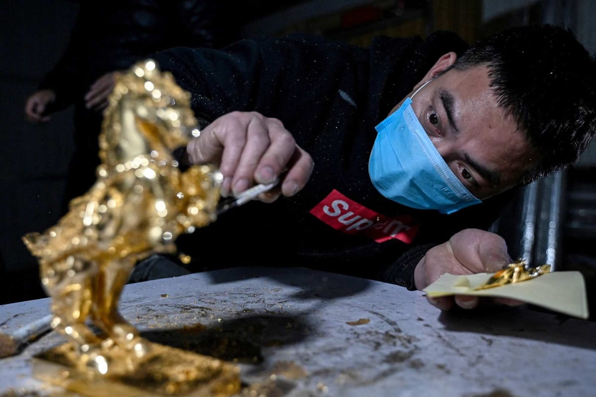 越南家戶閉關守金 400 億美金：一個金融體系斷裂的橫切面